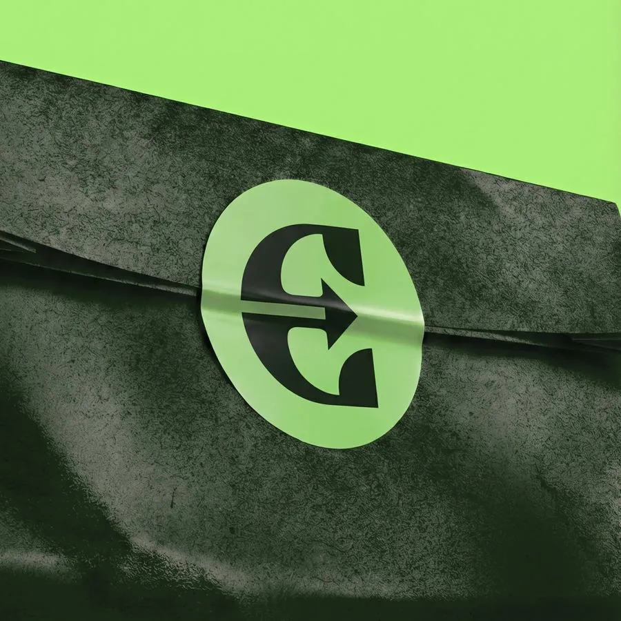 Errnd sticker sealing a delivery bag